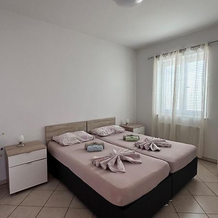 Seaview Apartments 코페르 외부 사진