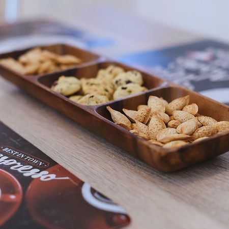 Seaview Apartments 코페르 외부 사진