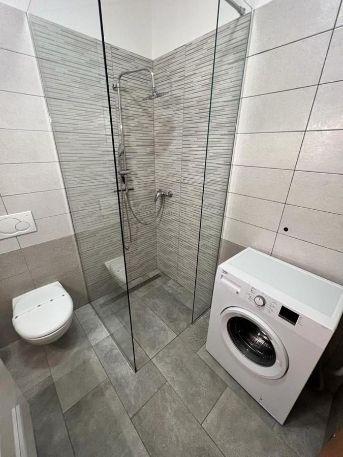 Seaview Apartments 코페르 외부 사진