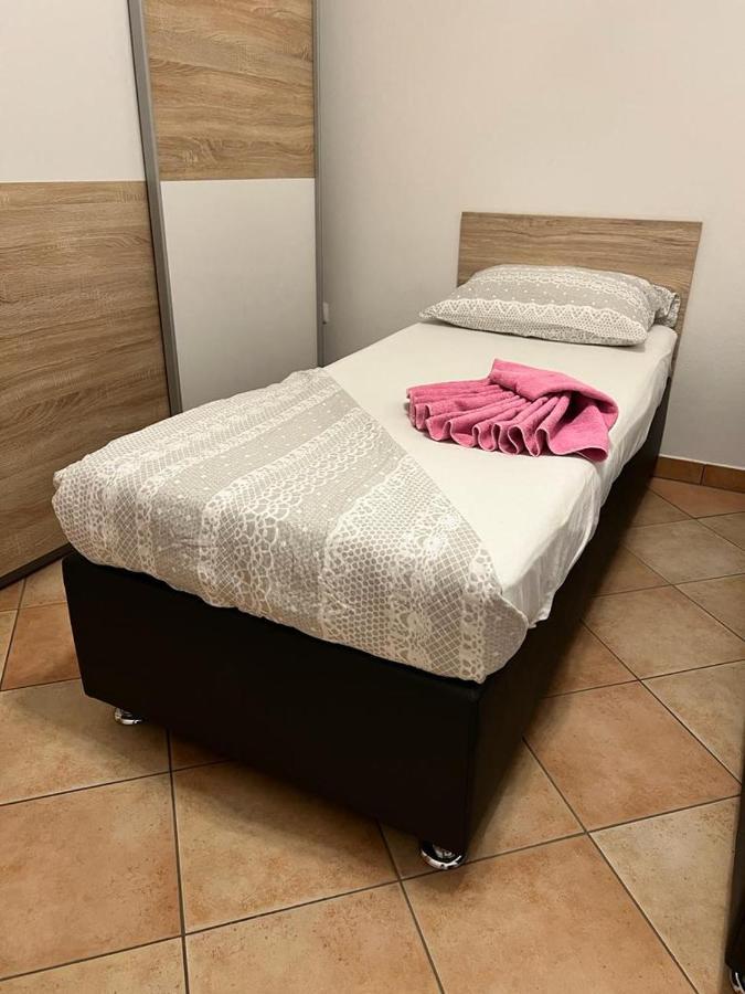 Seaview Apartments 코페르 외부 사진