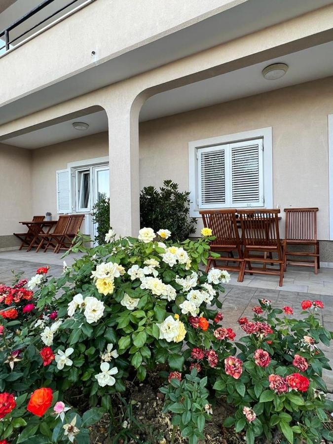 Seaview Apartments 코페르 외부 사진