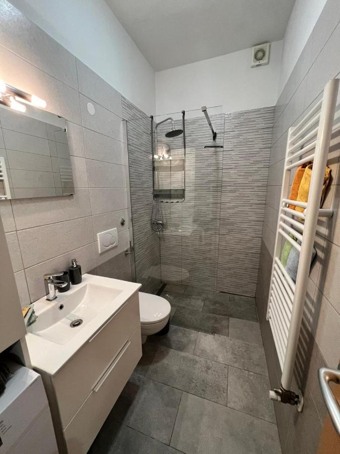 Seaview Apartments 코페르 외부 사진