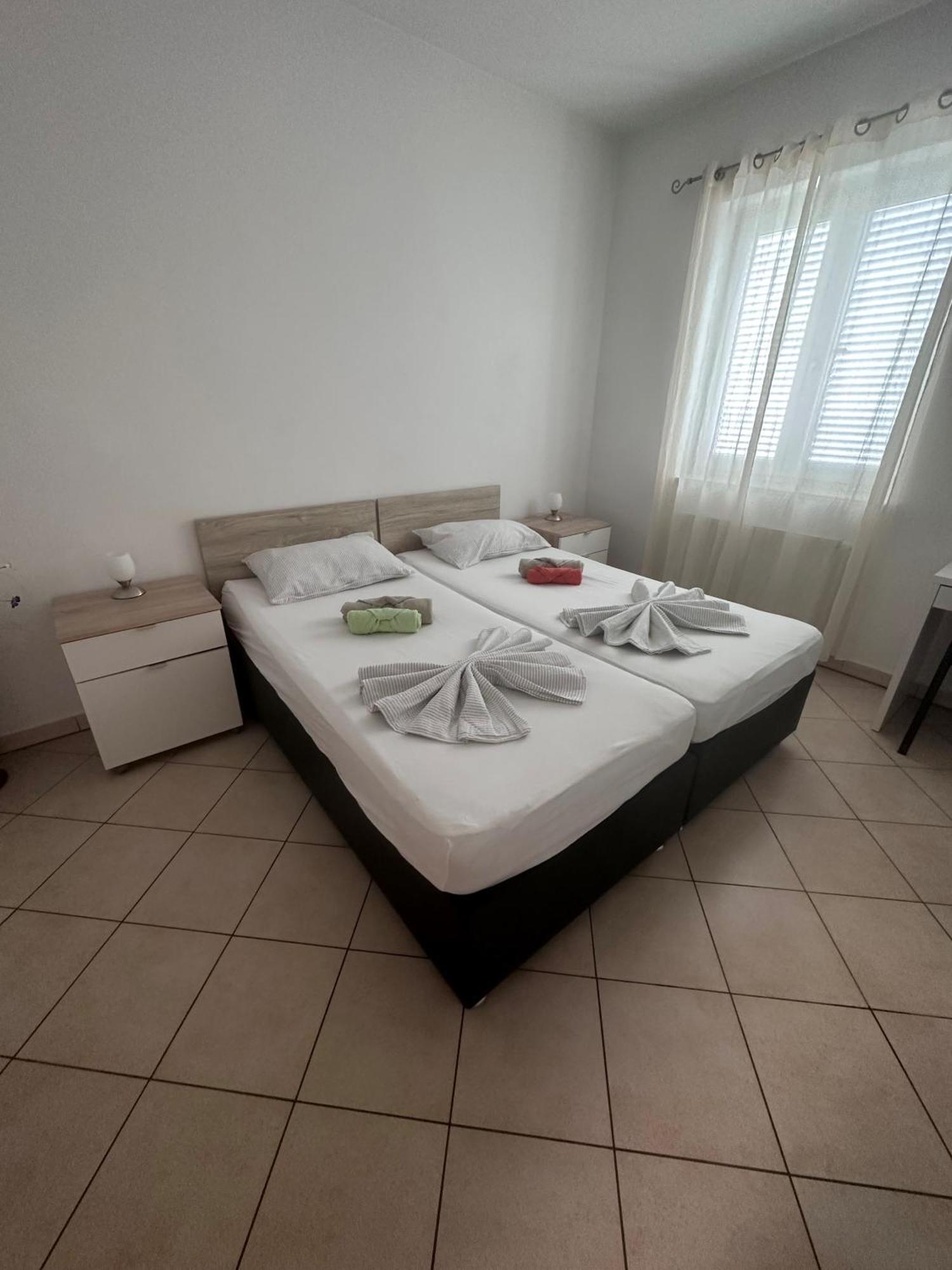 Seaview Apartments 코페르 외부 사진